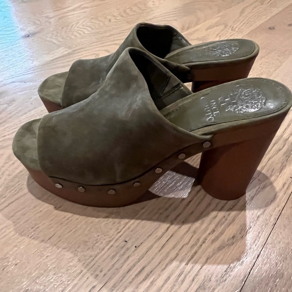 Vince Camuto Wooden Platform Block Heels Green Suade Size 7 - Picture 2 of 7